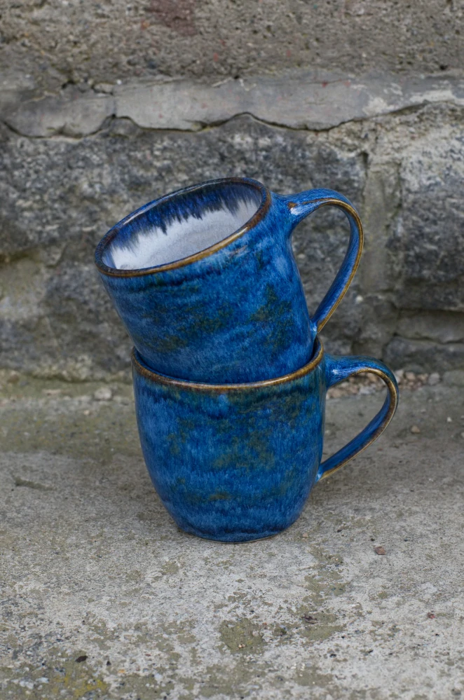 Hrnek zvenku modrý, 300 ml