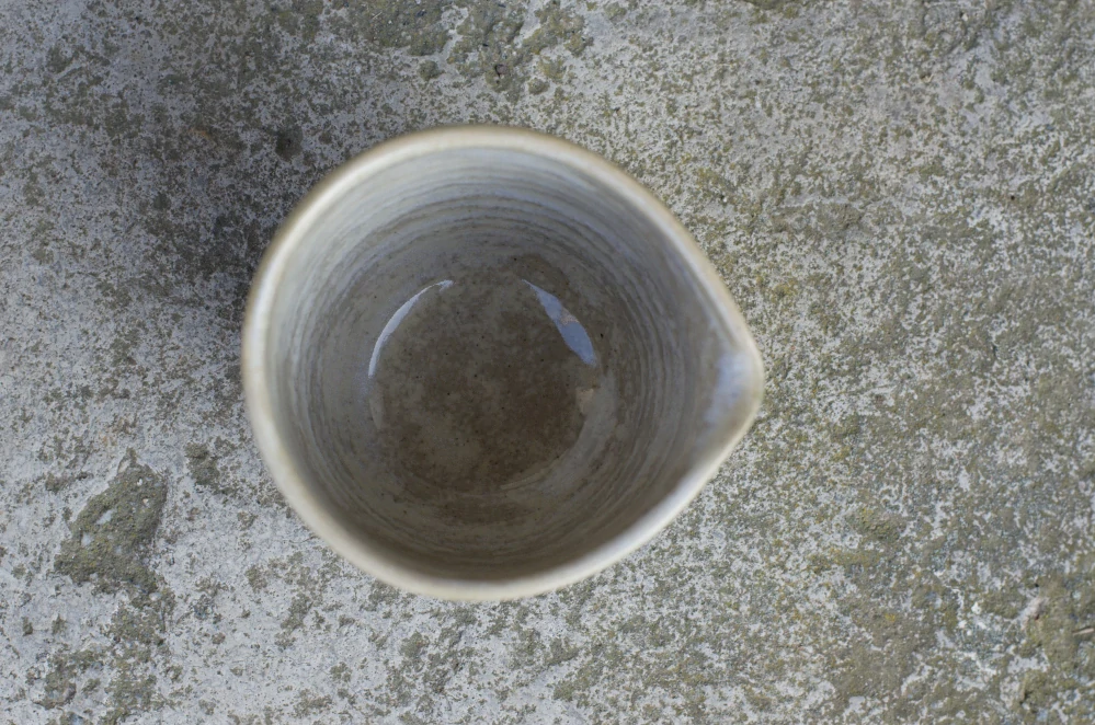 Slévátko/chladítko/mlékovka, zvenku zelené