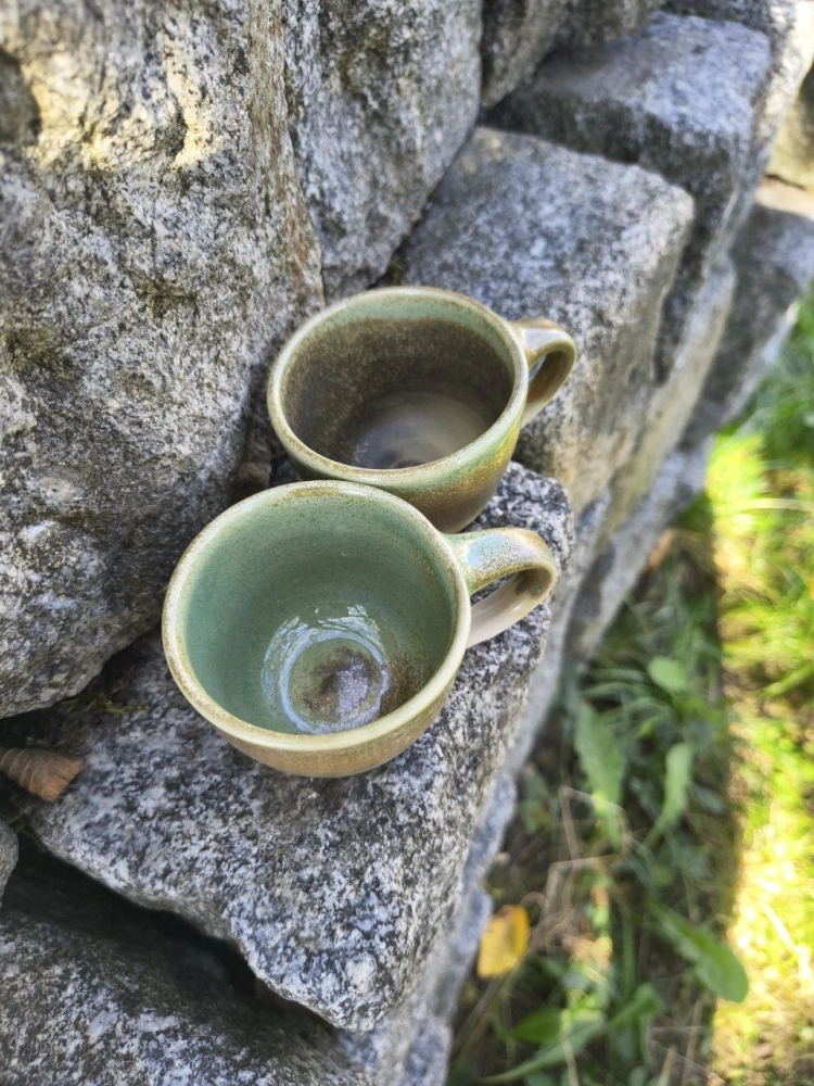 Espresso hrníček – hnědozelený